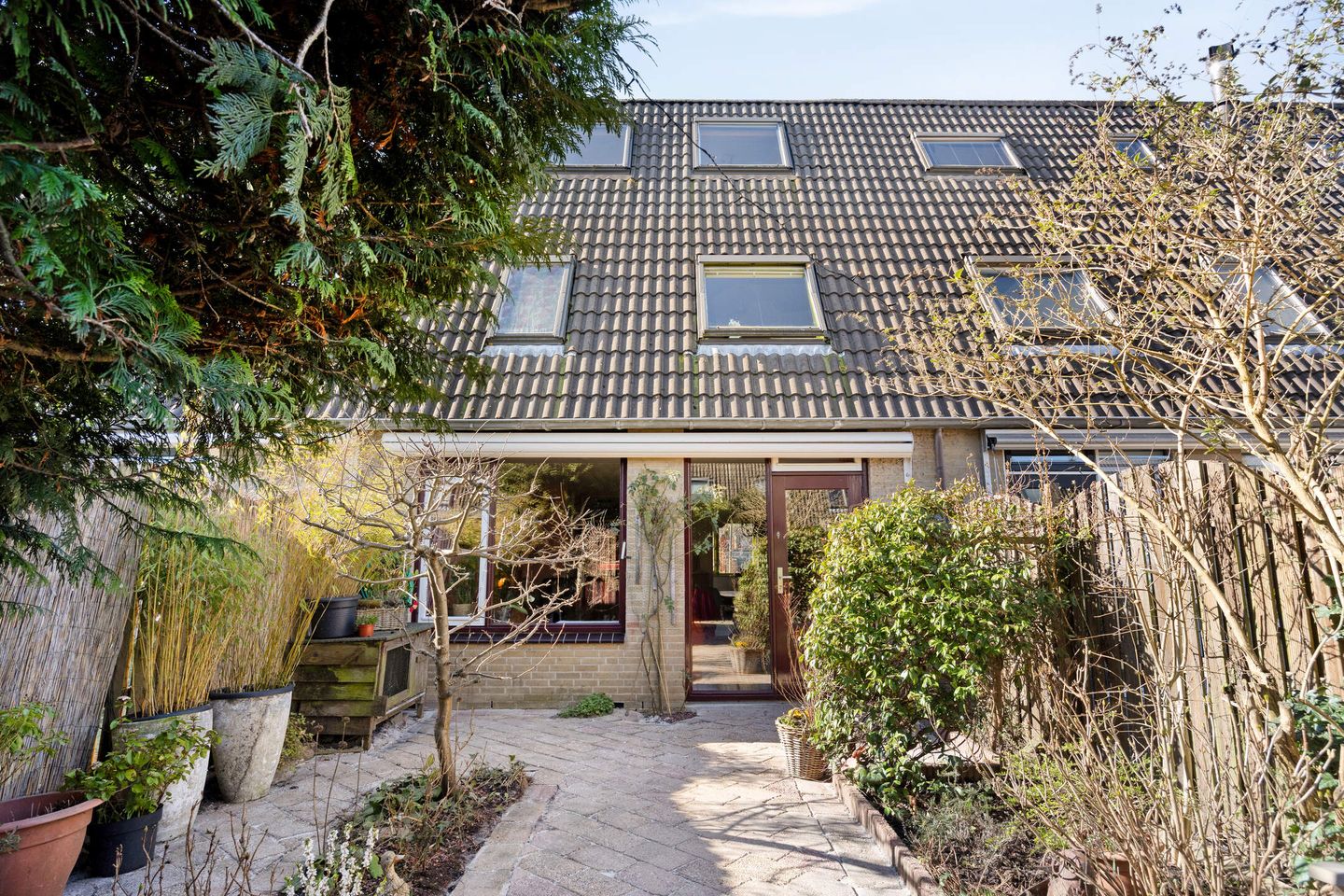 Spacious 6-room family home with sunny balcony in Zoetermeer Noordhove — 55