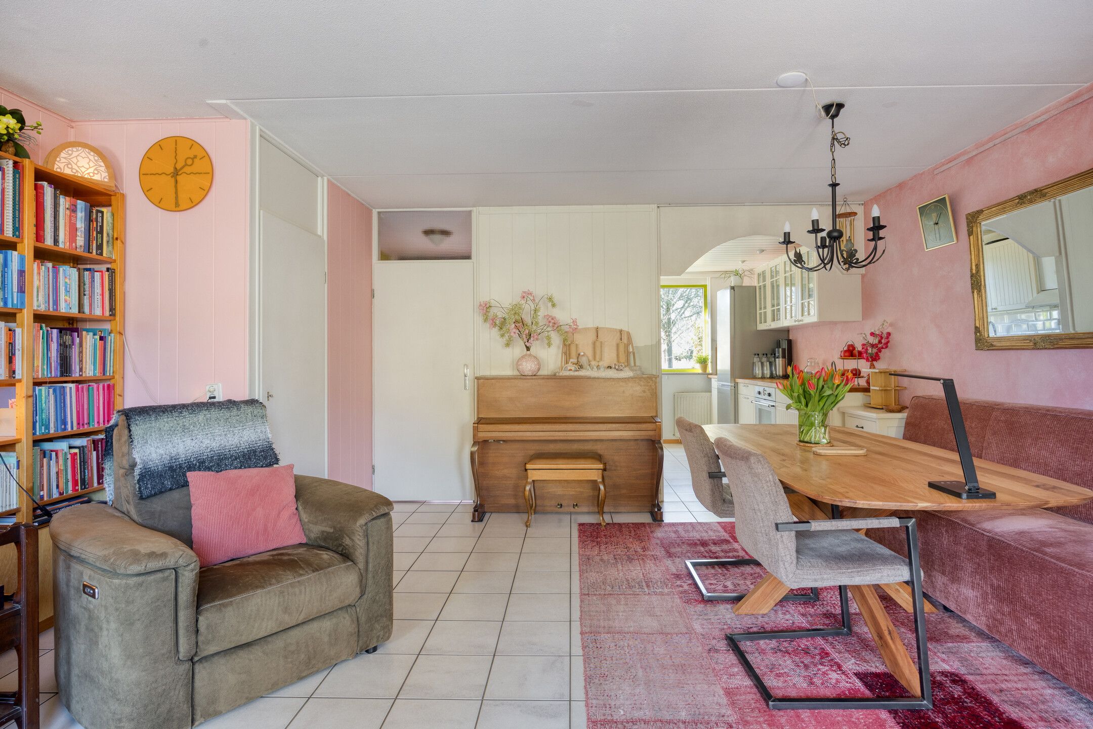 Spacious 6-room family home with sunny balcony in Zoetermeer Noordhove — 15