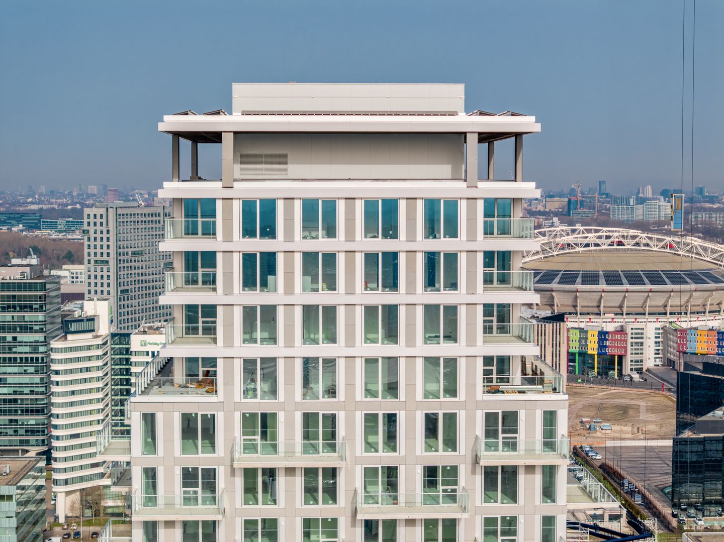 Exclusive Penthouse on the 31st Floor with Panoramic Views — 32