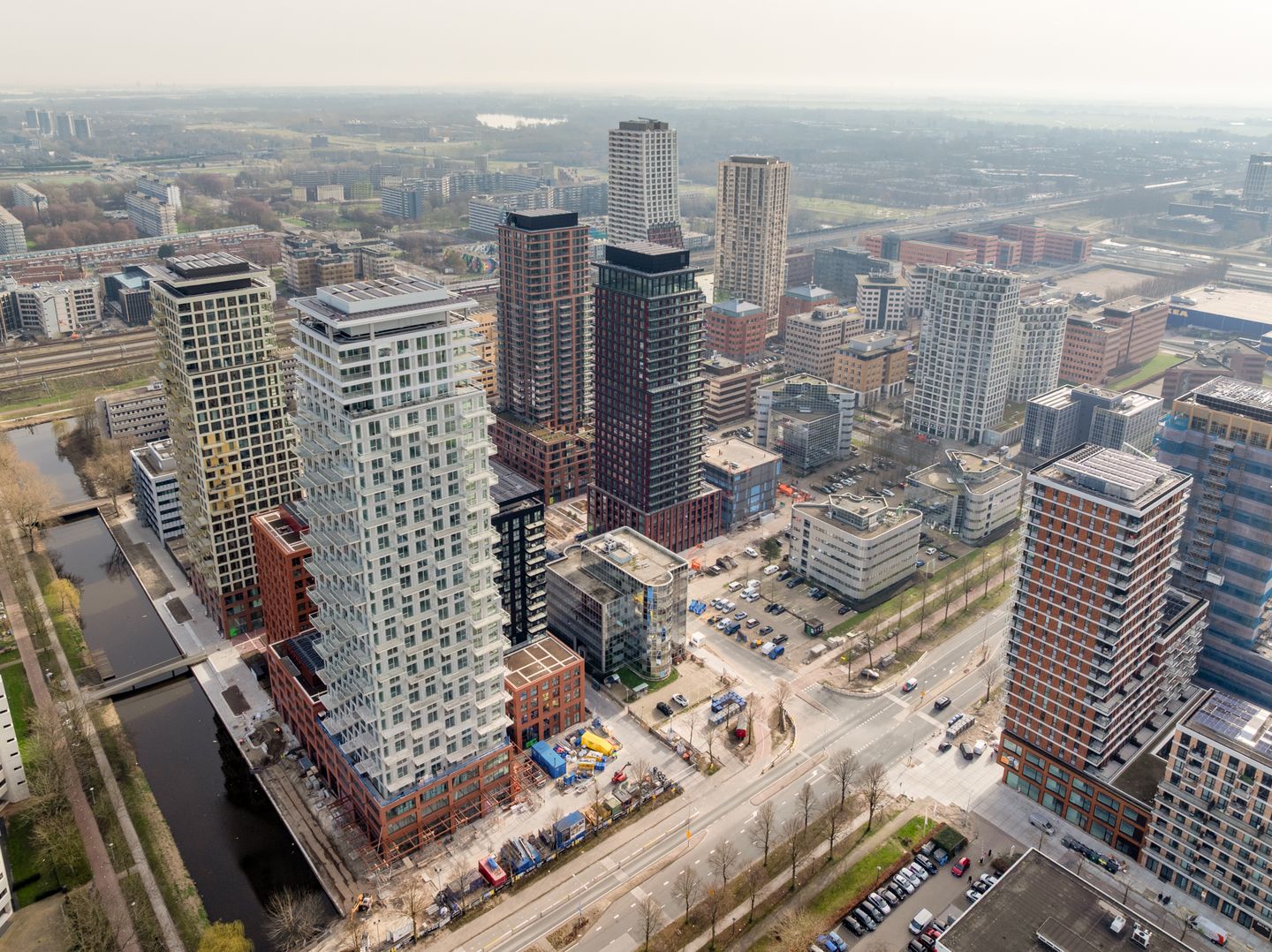 Exclusive Penthouse on the 31st Floor with Panoramic Views — 37