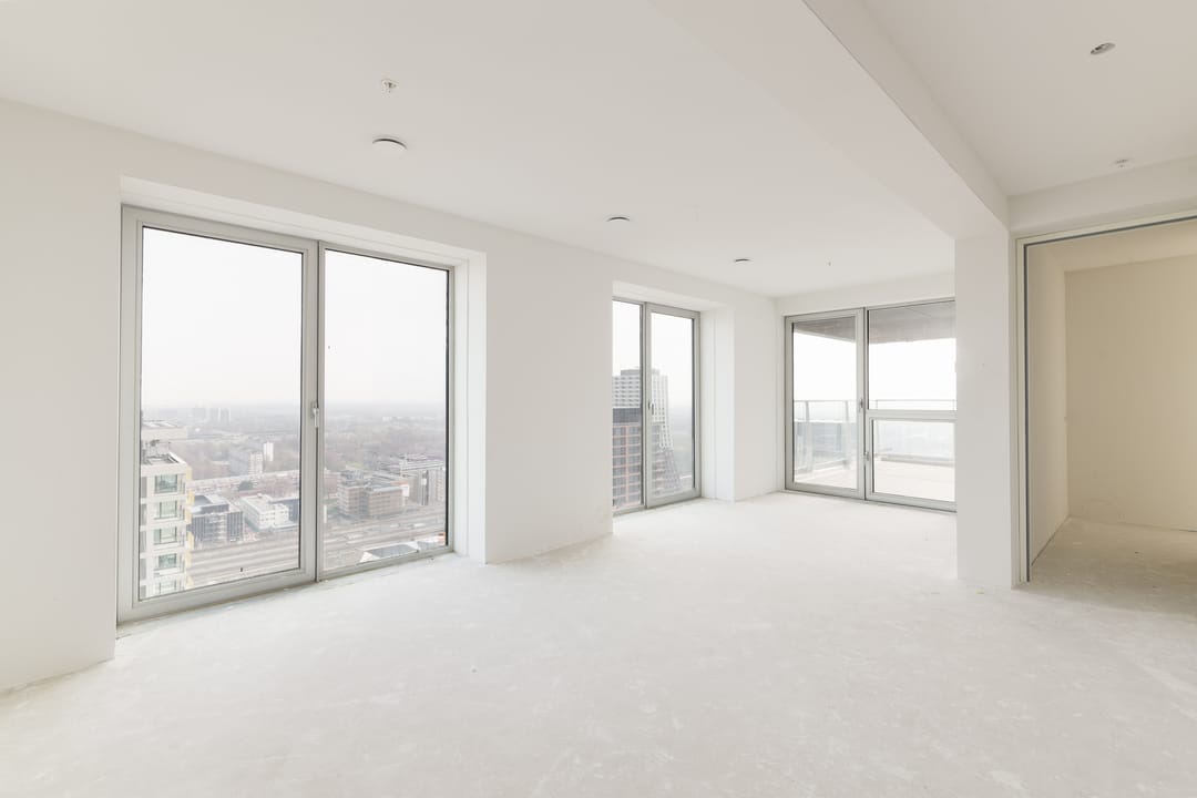 Exclusive Penthouse on the 31st Floor with Panoramic Views — 20