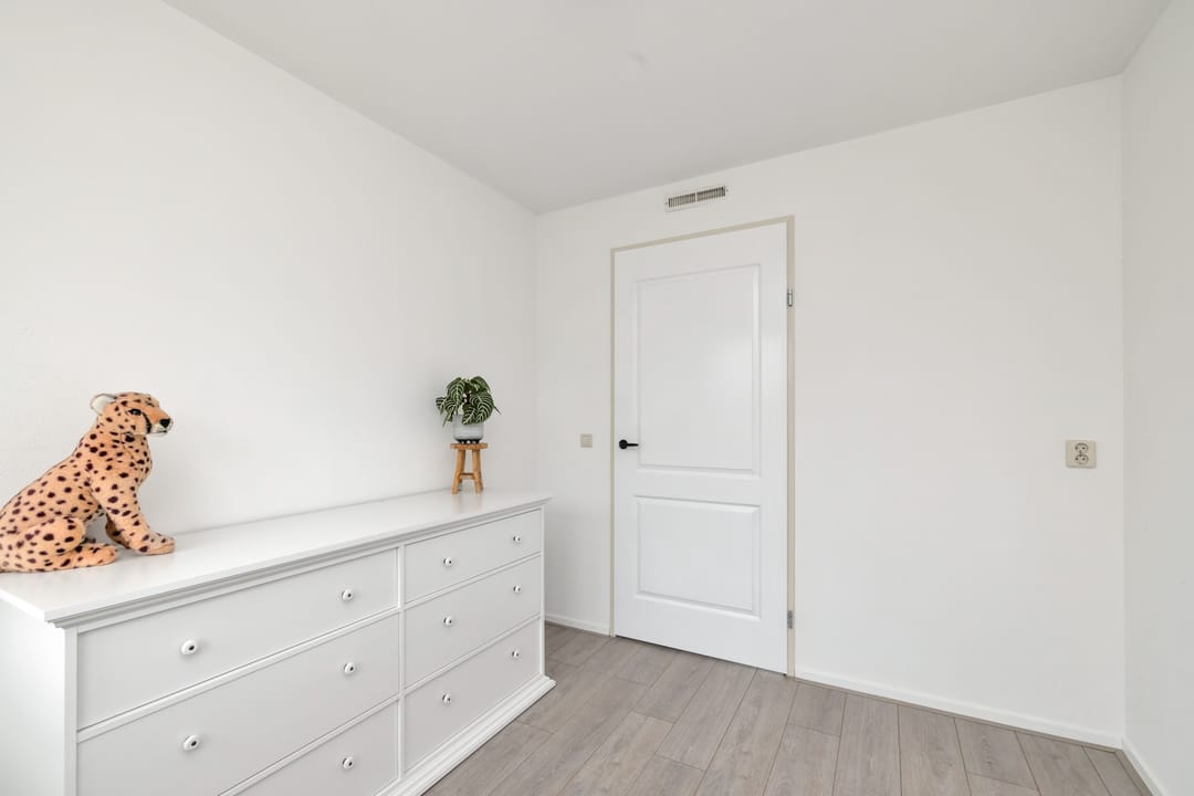 Spacious semi-detached house with 1930s style character in Venhuizen — 25