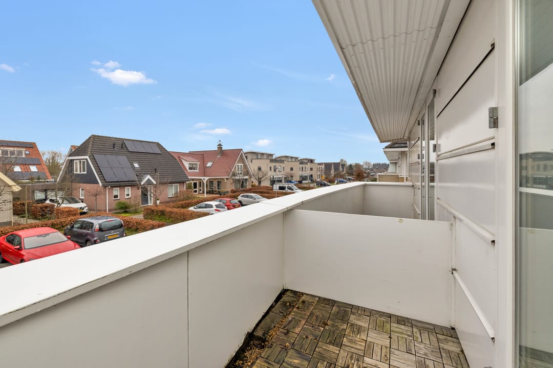 Spacious semi-detached house with 1930s style character in Venhuizen — 27