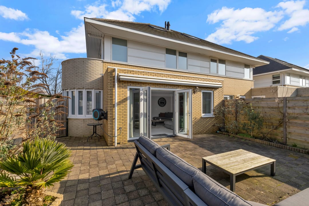 Spacious semi-detached house with 1930s style character in Venhuizen — 31