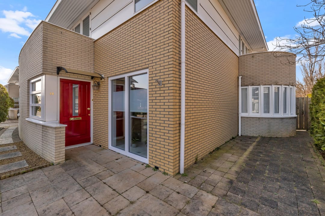Spacious semi-detached house with 1930s style character in Venhuizen — 36