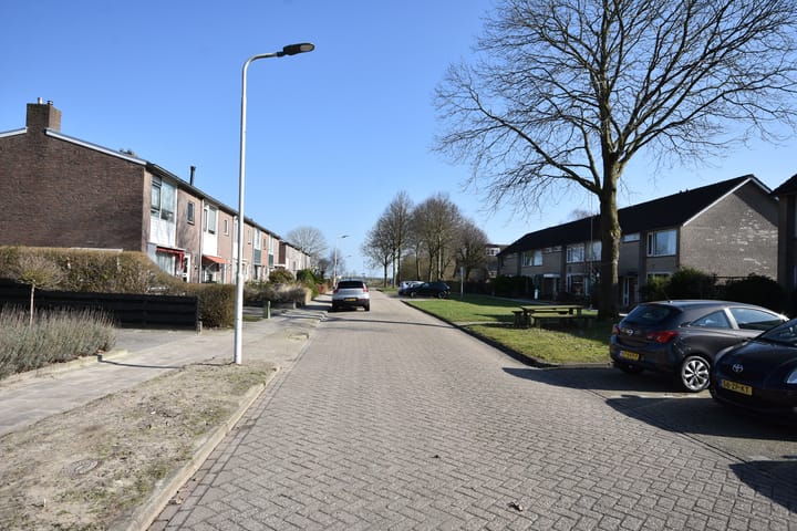 Photo 2 of Van Helsdingenstraat 33