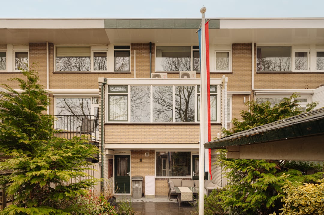 Instapklare drive-in woning met garage en energielabel A in Wassenaar