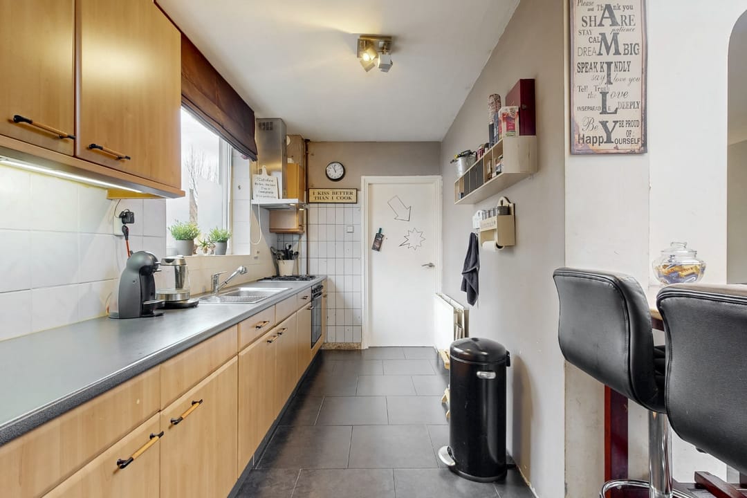 Spacious corner house with garage, cellar and deep garden in Geleen Lindenheuvel — 13