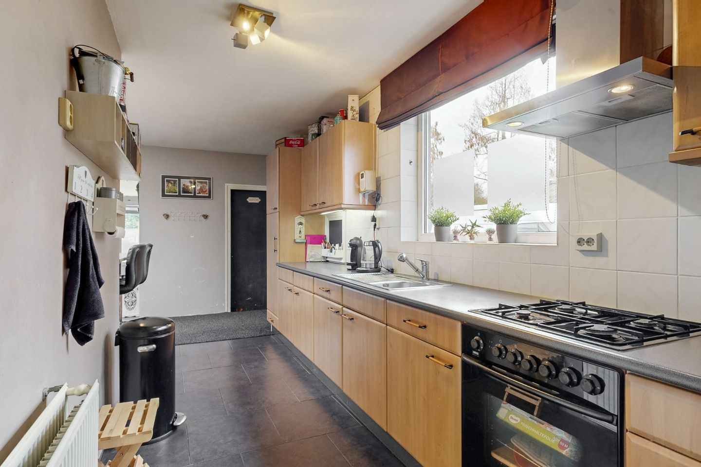 Spacious corner house with garage, cellar and deep garden in Geleen Lindenheuvel — 14