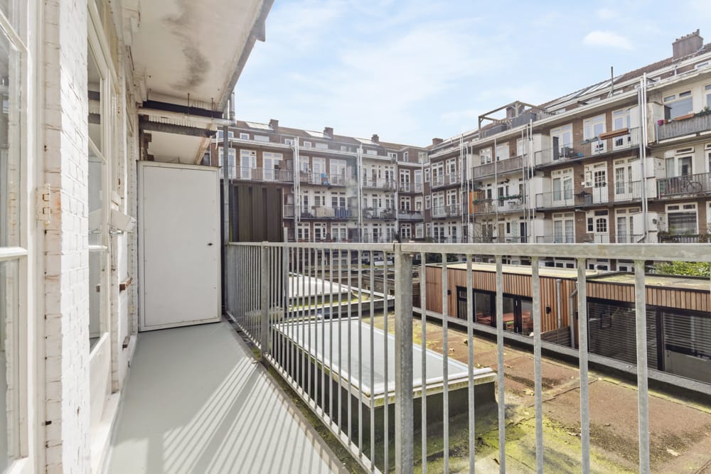 Charming 2-Bedroom Apartment with West Balcony in De Baarsjes — 13
