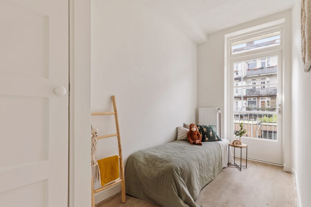 Charming 2-Bedroom Apartment with West Balcony in De Baarsjes — 17