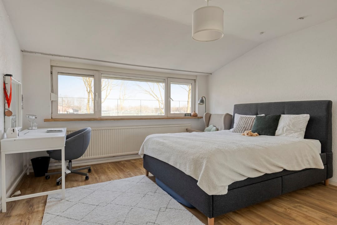 Spacious terraced house with deep garden and two bathrooms in Helmond — 22