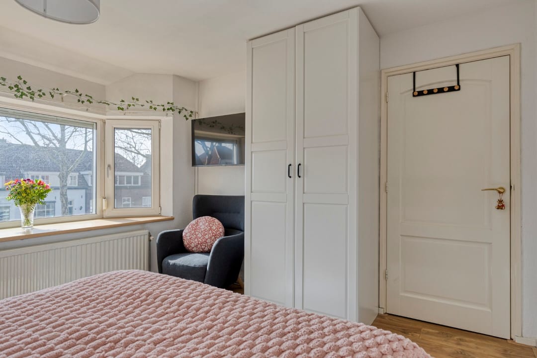 Spacious terraced house with deep garden and two bathrooms in Helmond — 28