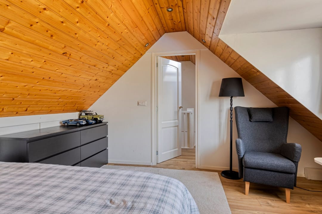 Spacious terraced house with deep garden and two bathrooms in Helmond — 31