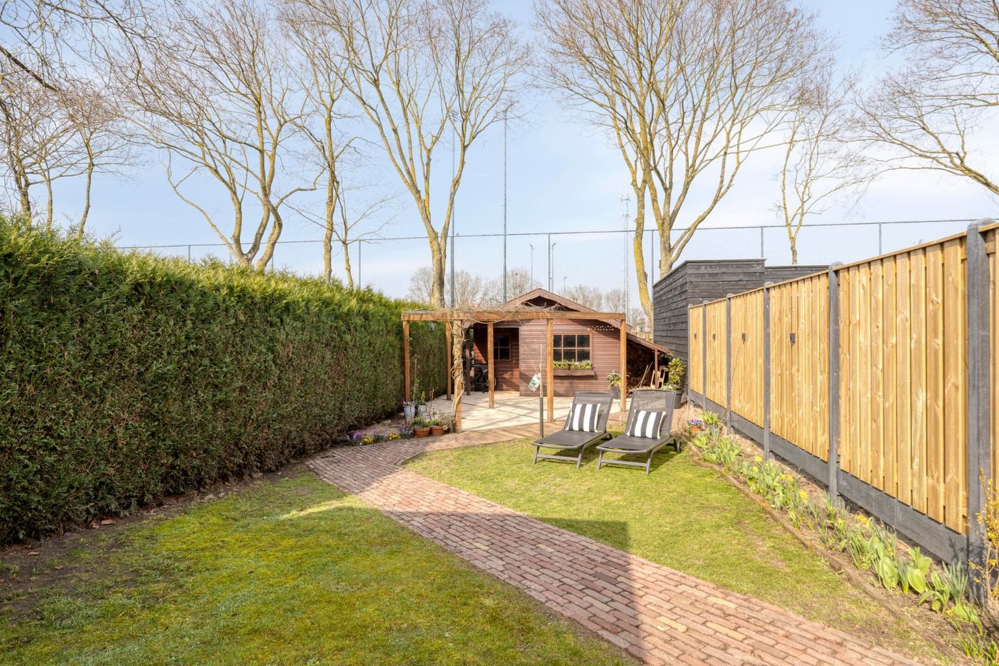 Spacious terraced house with deep garden and two bathrooms in Helmond — 34