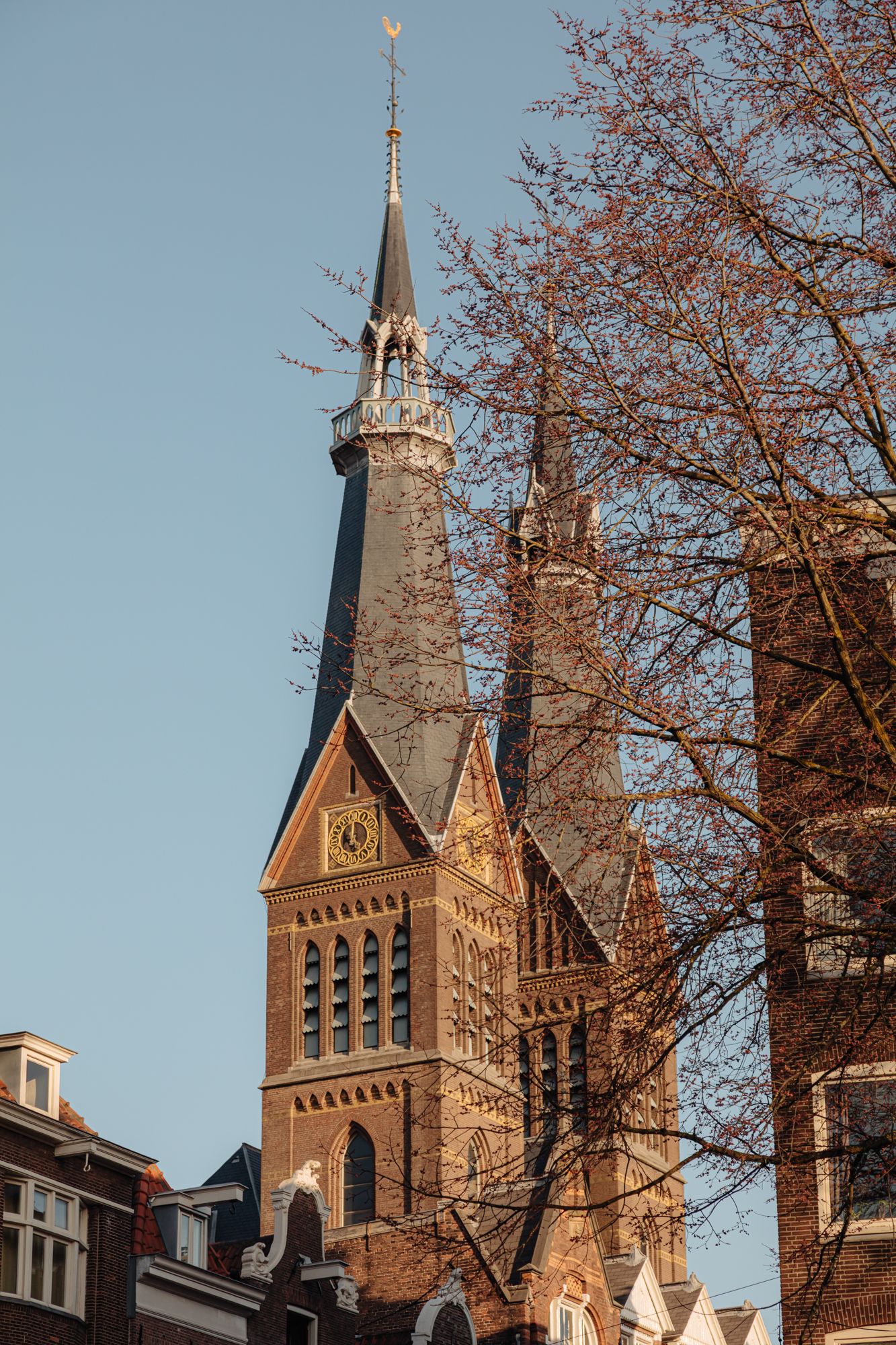 Characteristic double upper house with canal view in Haarlemmerbuurt-West — 38