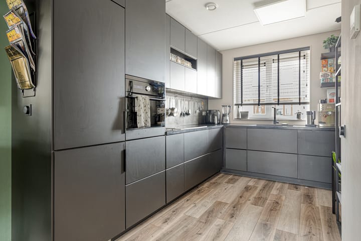 Foto 4 van Boterbloem 9