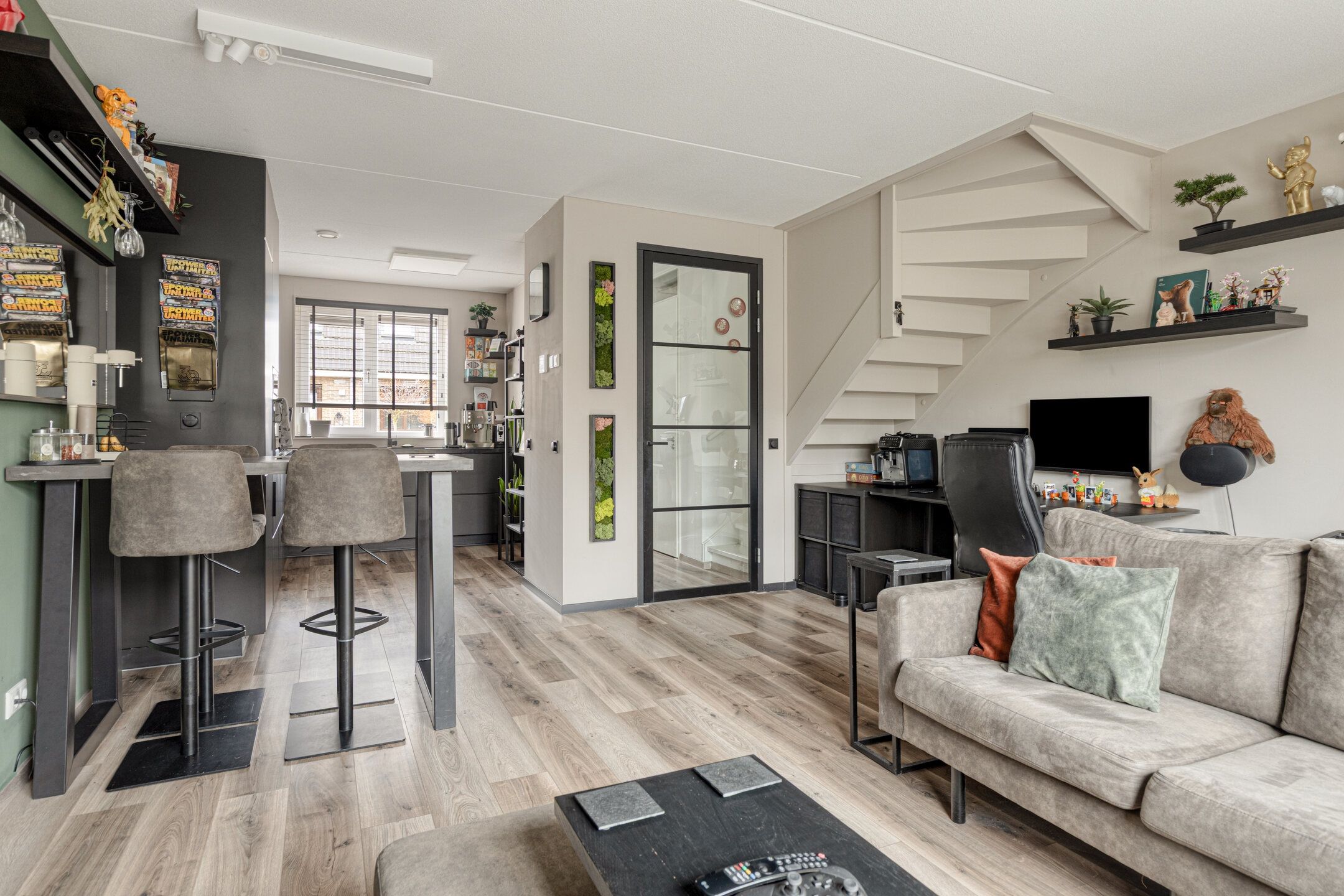 Foto 12 van Boterbloem 9