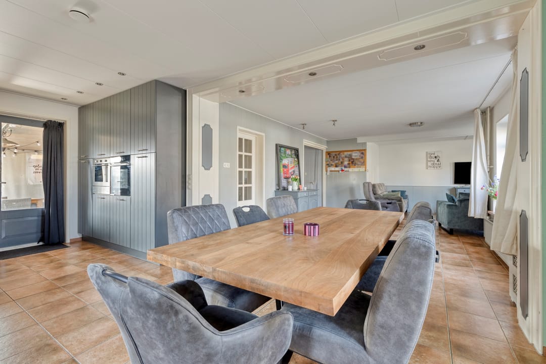 Spacious detached family home with large shed in Waarland — 26