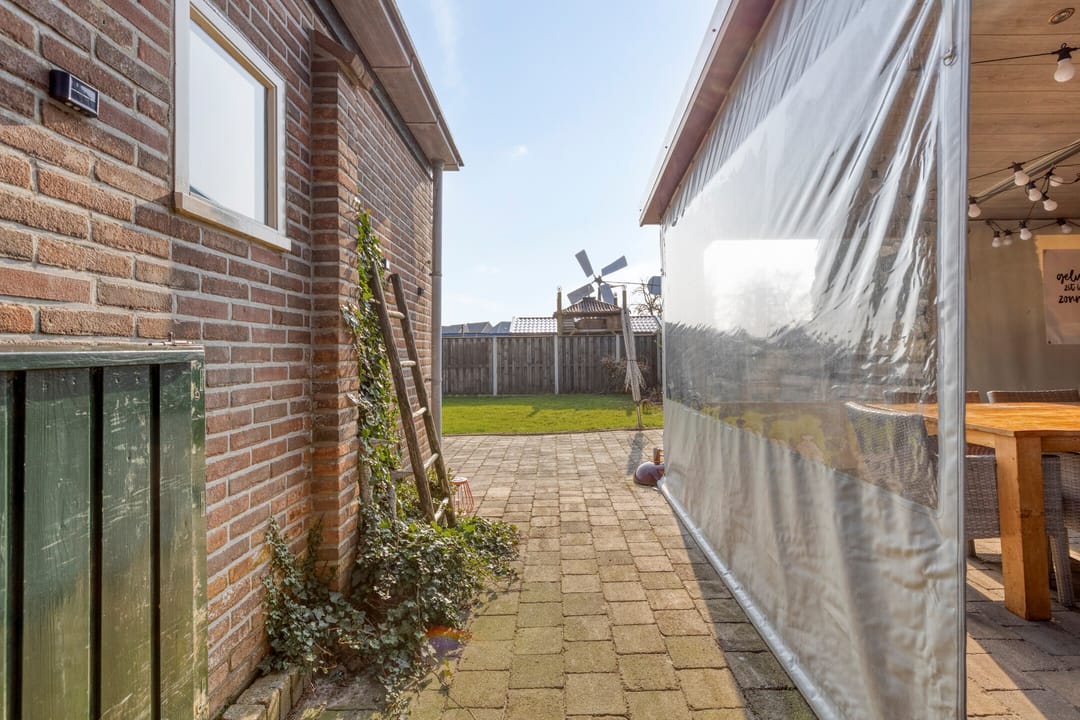 Spacious detached family home with large shed in Waarland — 60
