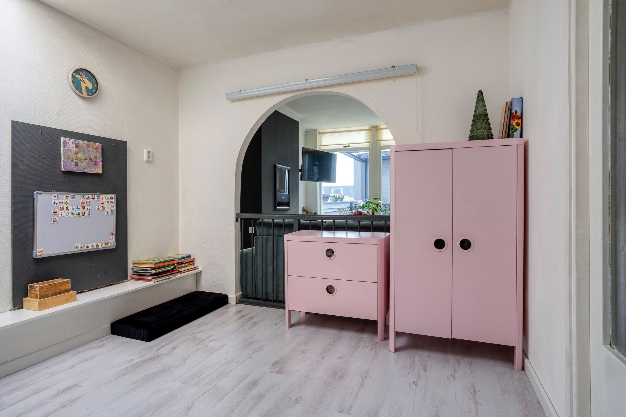 Unique Live-Work Property with Commercial Potential in Dinteloord Center — 27