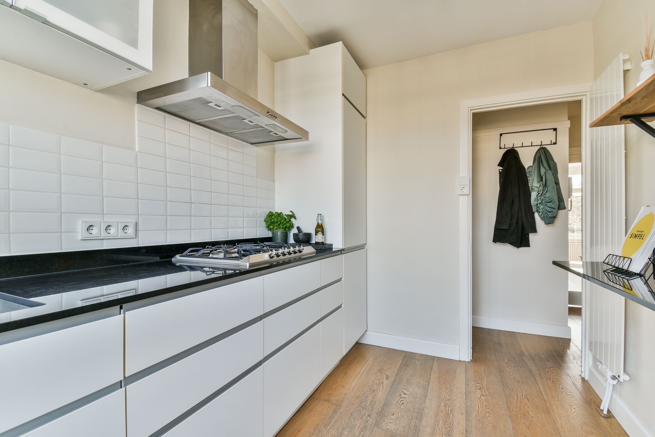 Renovated Apartment with Balcony in Amsterdam West — 12