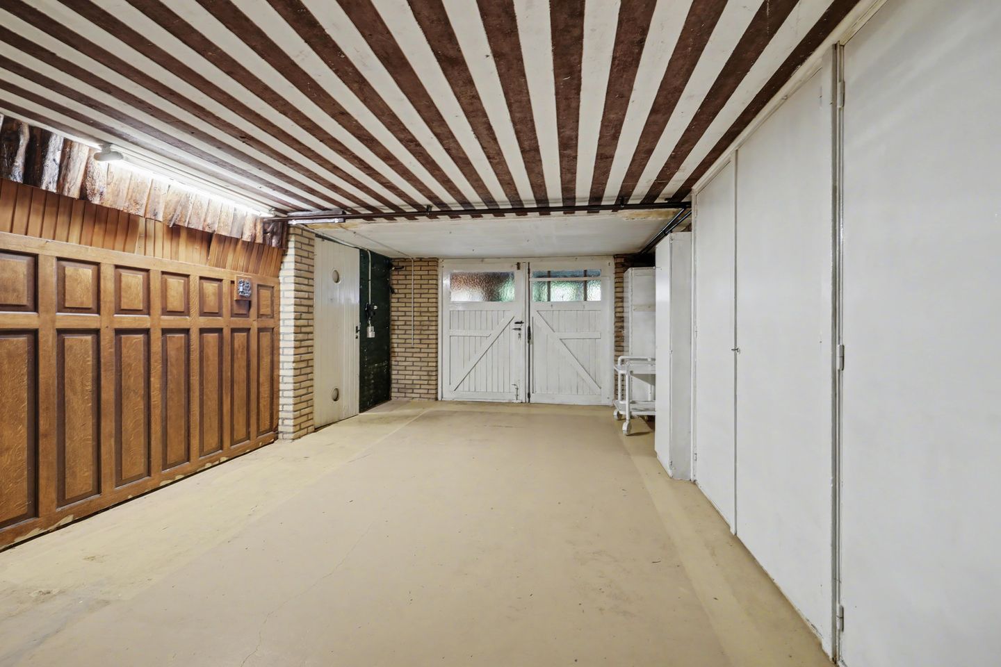 Spacious semi-detached home with basement and garden adjacent to walking trails — 47