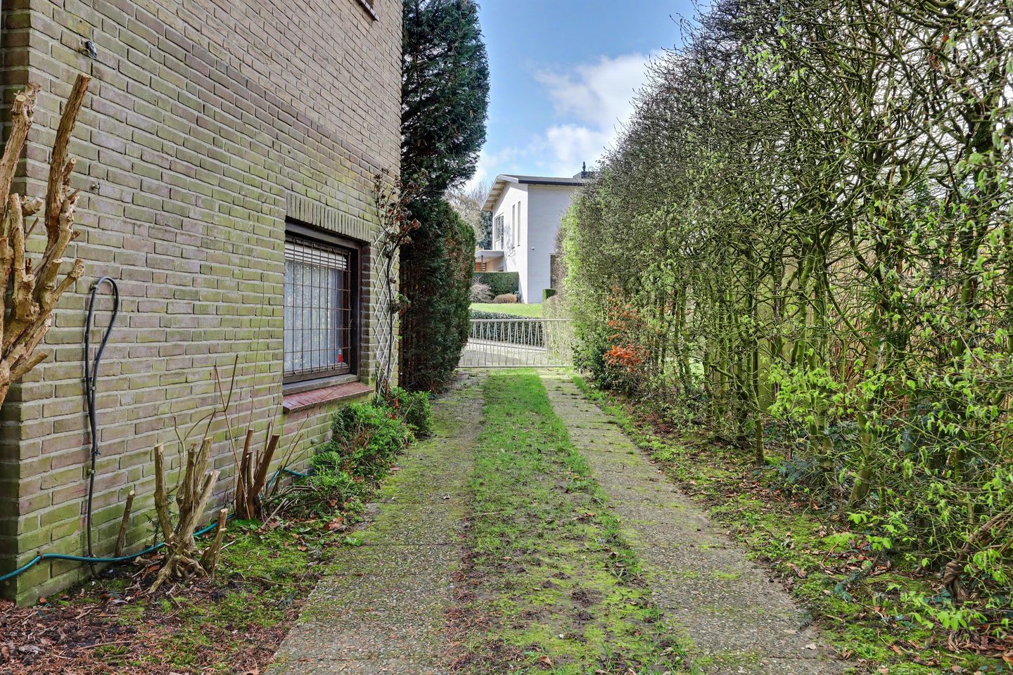 Spacious semi-detached home with basement and garden adjacent to walking trails — 61