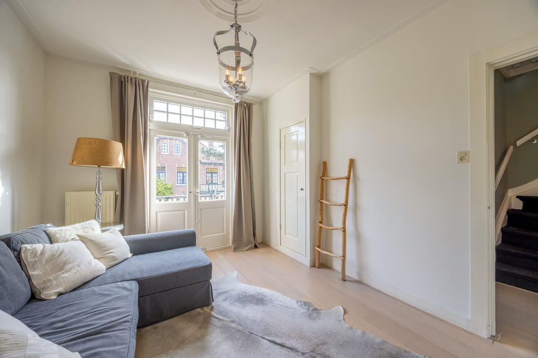 Charming semi-detached villa with deep garden and veranda in Naarden — 26