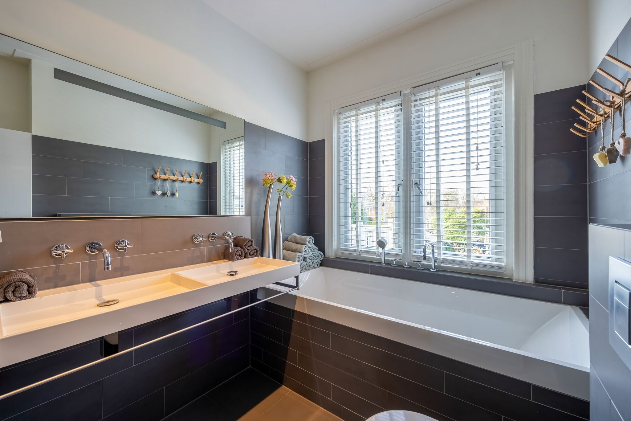 Charming semi-detached villa with deep garden and veranda in Naarden — 27