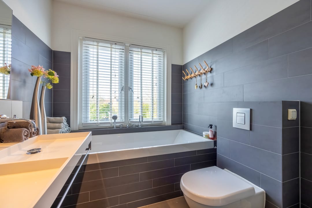 Charming semi-detached villa with deep garden and veranda in Naarden — 31
