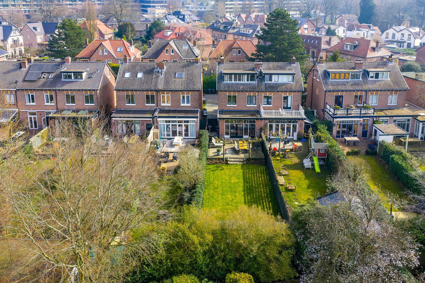 Charming semi-detached villa with deep garden and veranda in Naarden — 44