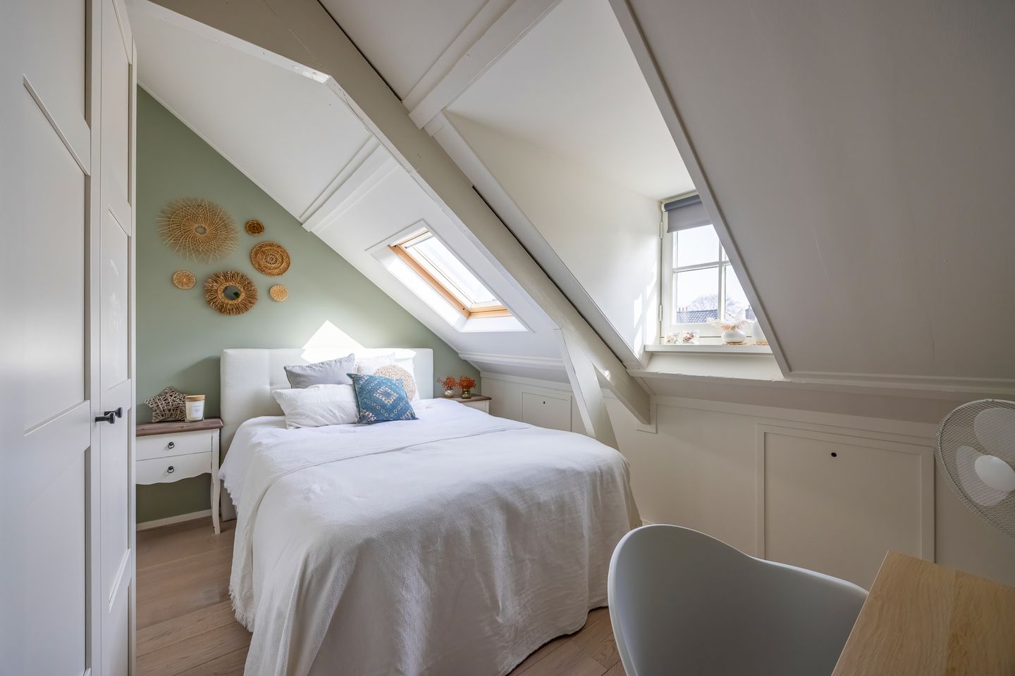 Charming semi-detached villa with deep garden and veranda in Naarden — 35