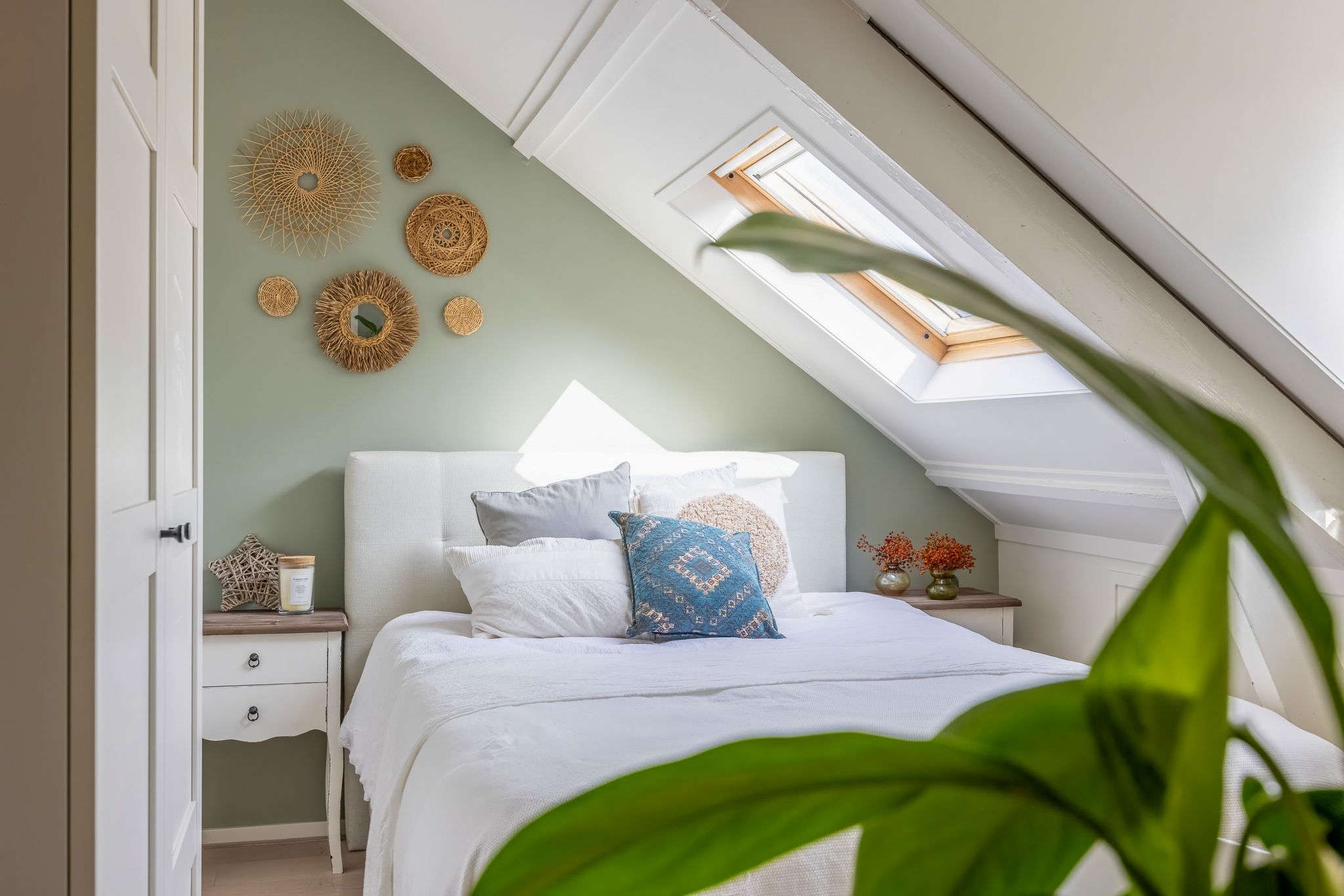 Charming semi-detached villa with deep garden and veranda in Naarden — 36