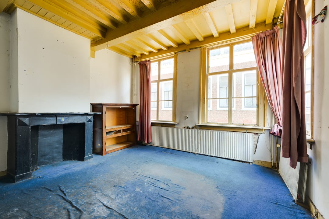 Monumental Corner House in Leiden Center Requiring Renovation — 13