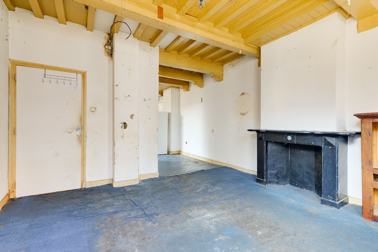 Monumental Corner House in Leiden Center Requiring Renovation — 14