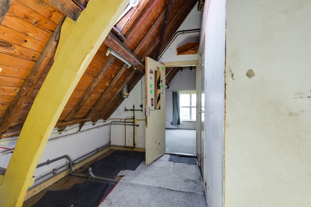 Monumental Corner House in Leiden Center Requiring Renovation — 23