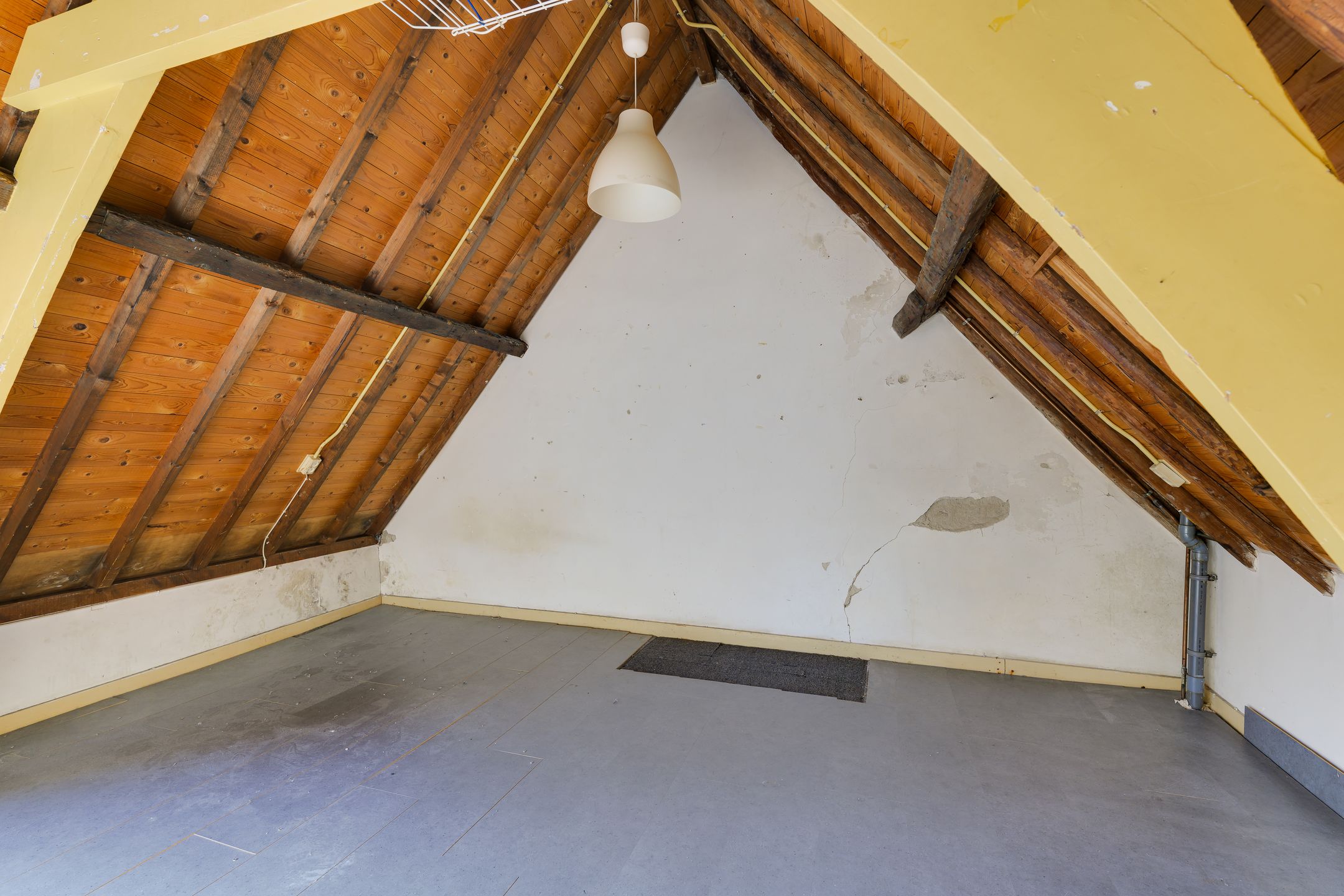 Monumental Corner House in Leiden Center Requiring Renovation — 24
