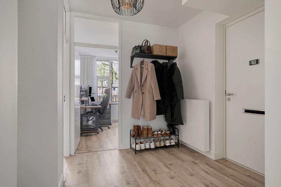 Photo 11 of Wethouder van Eschstraat 91