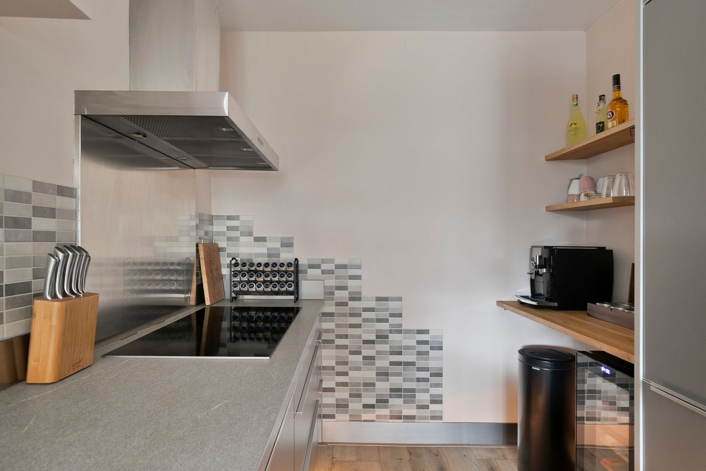 Photo 14 of Wethouder van Eschstraat 91