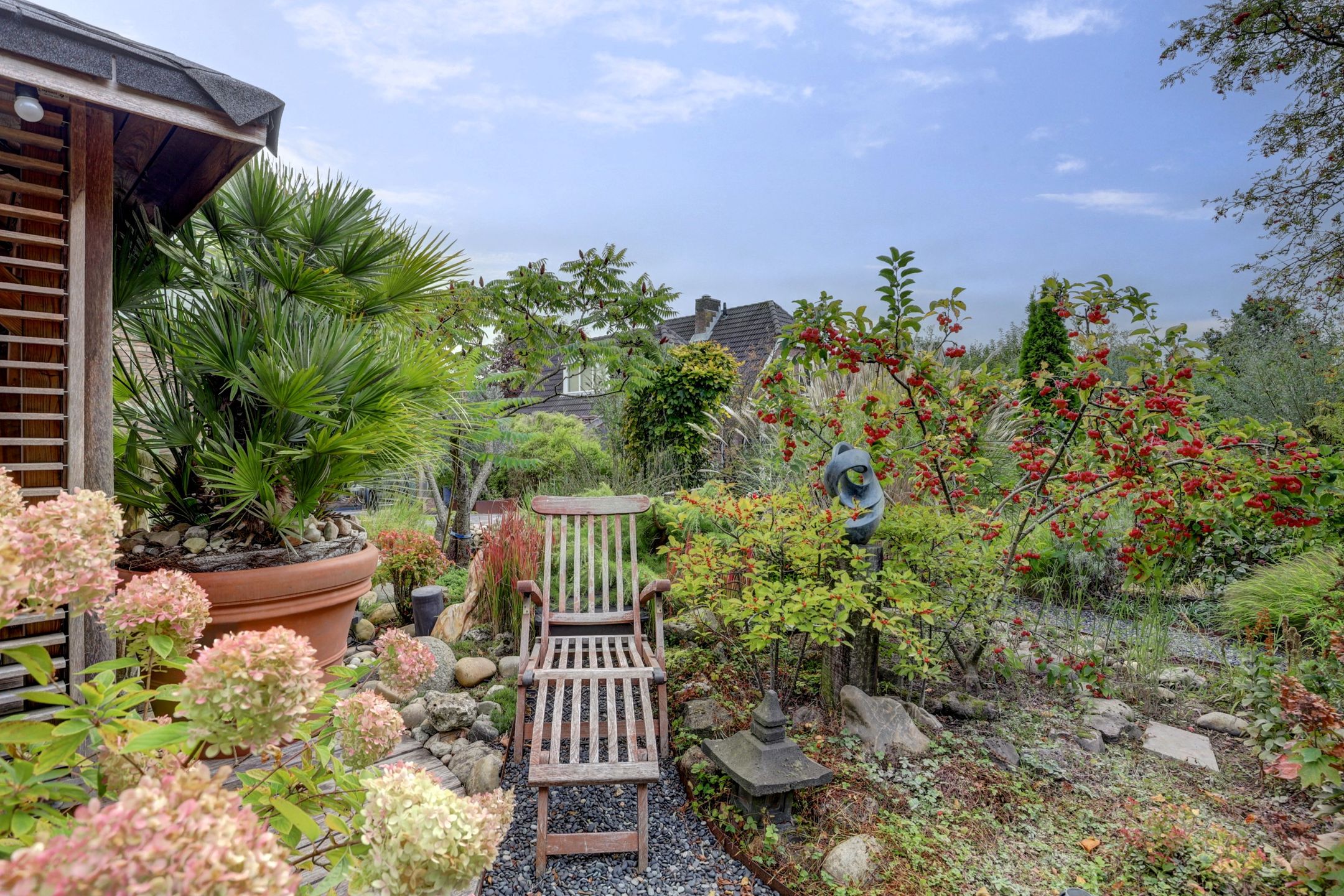 Detached Villa with Stunning Waterfront Garden — 51