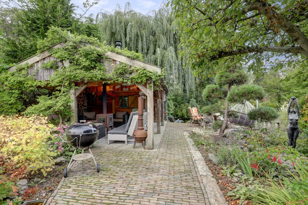 Detached Villa with Stunning Waterfront Garden — 53
