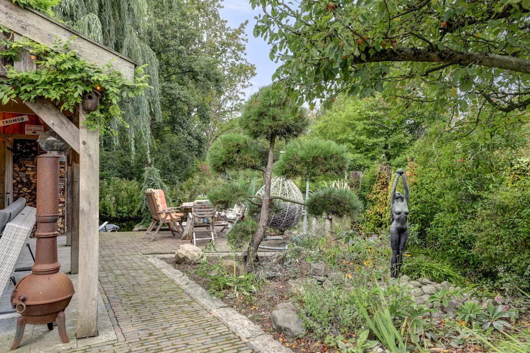 Detached Villa with Stunning Waterfront Garden — 56