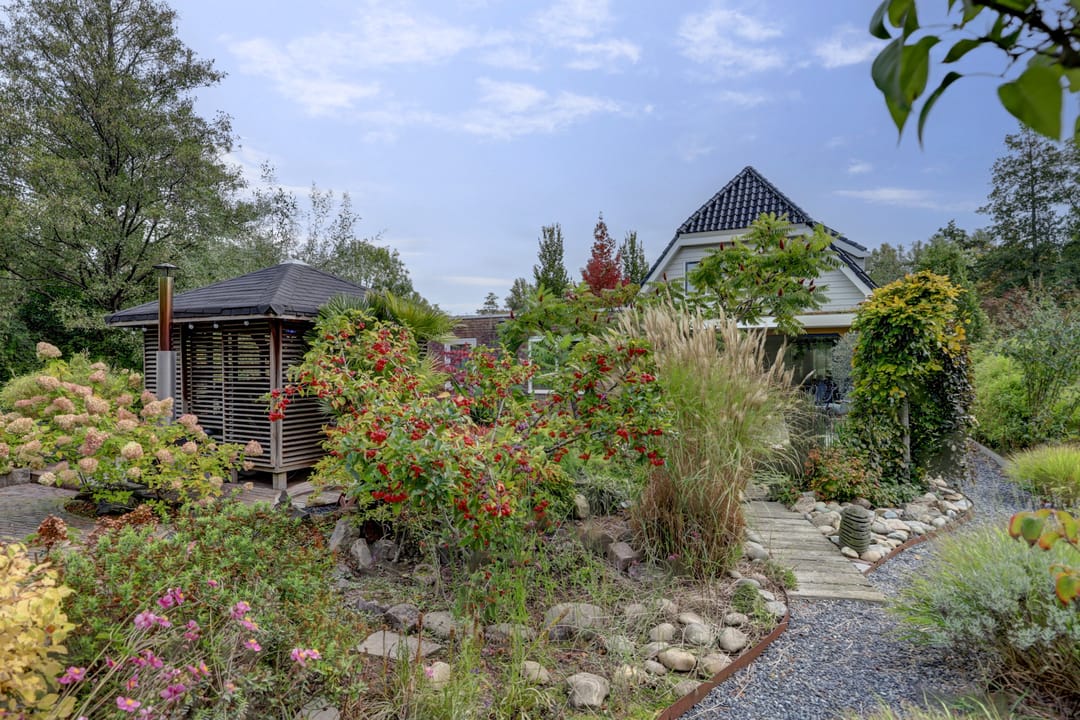 Detached Villa with Stunning Waterfront Garden — 61