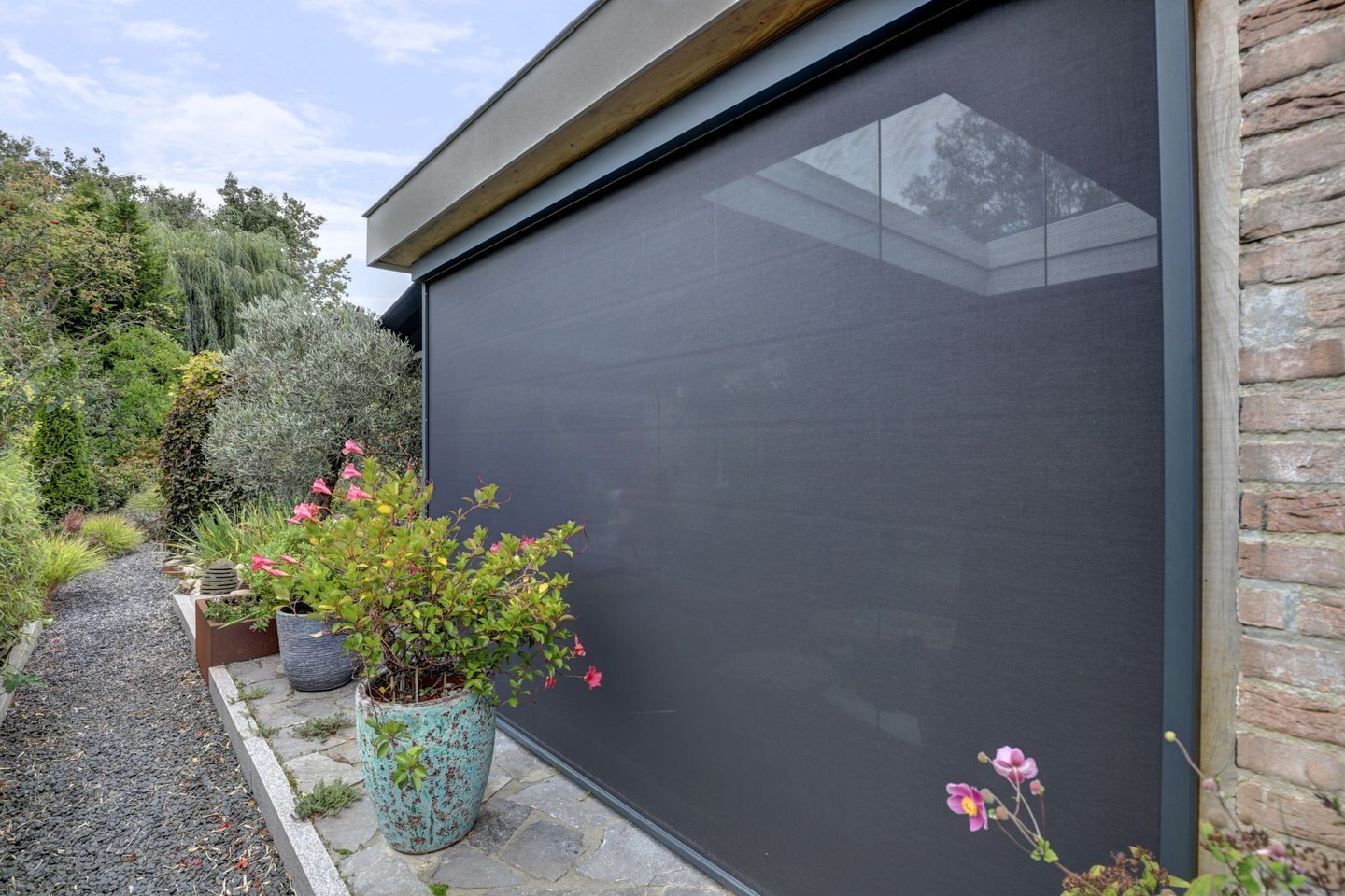 Detached Villa with Stunning Waterfront Garden — 65
