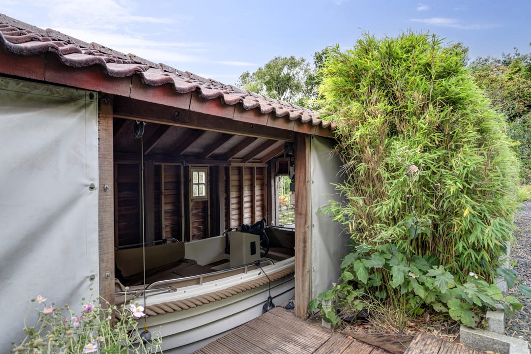 Detached Villa with Stunning Waterfront Garden — 67