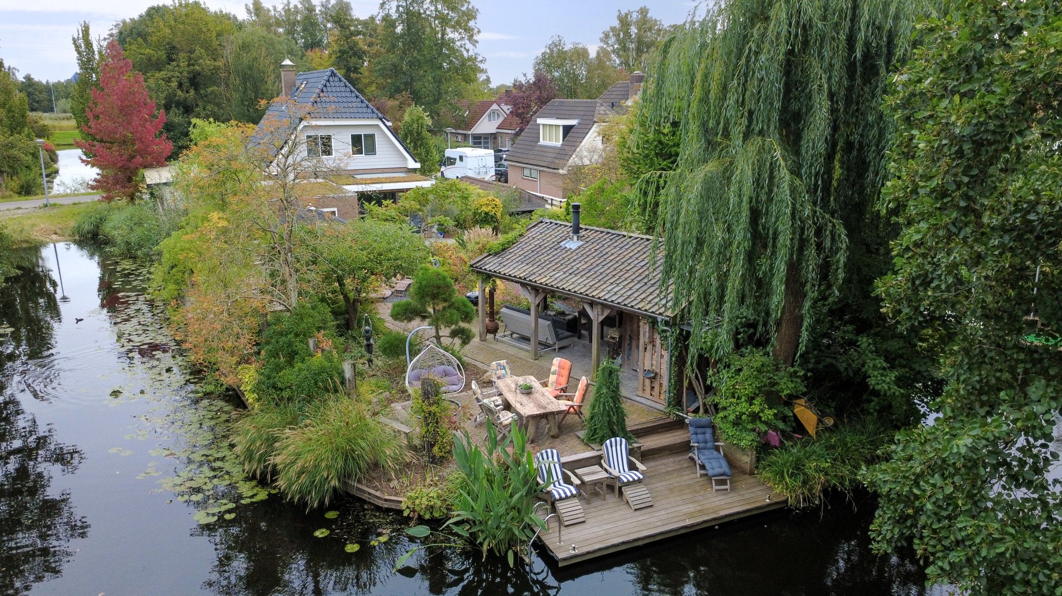 Detached Villa with Stunning Waterfront Garden — 69