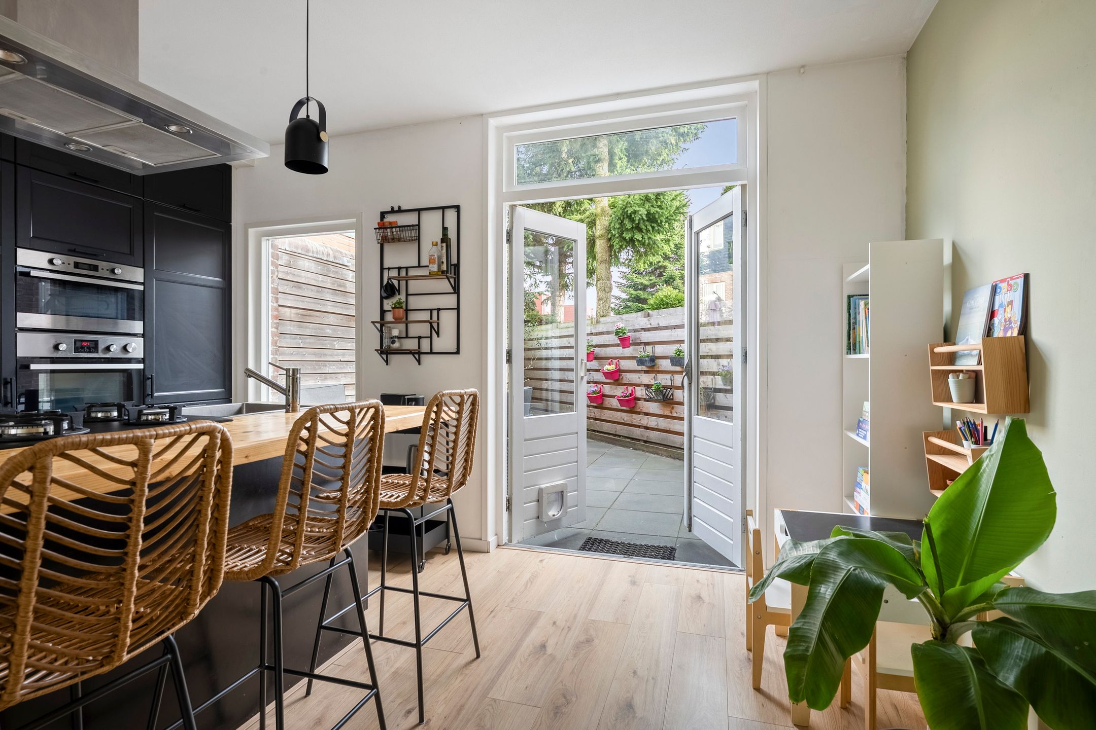 Charming terraced house with sunny garden in Haarlem North — 15