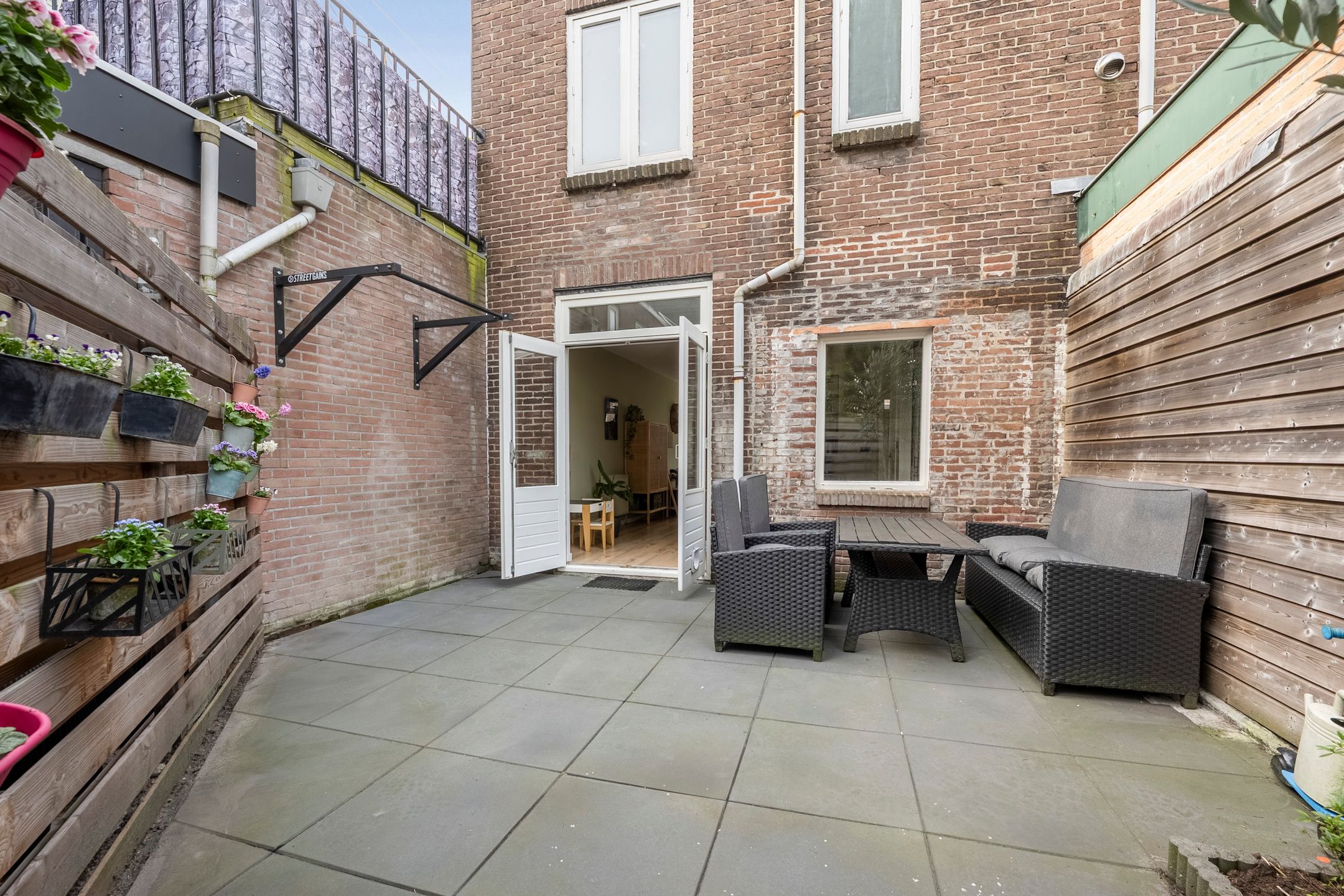Charming terraced house with sunny garden in Haarlem North — 18