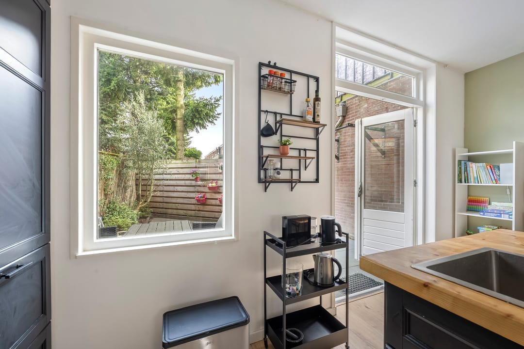 Charming terraced house with sunny garden in Haarlem North — 13
